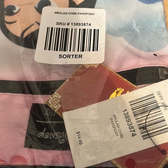 Disney Loungefly Mulan Chibi Passport bag. NWT - Picture 3 of 4